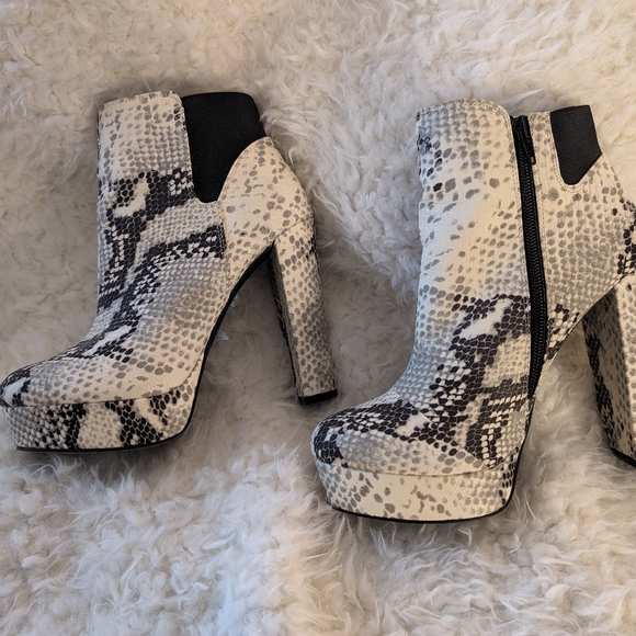 Qupid Snakeskin Heels - Picture 3 of 5